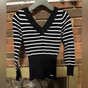 🛍️Guess + Jean Authentic Black, White striped cute top/ sweater Size SP